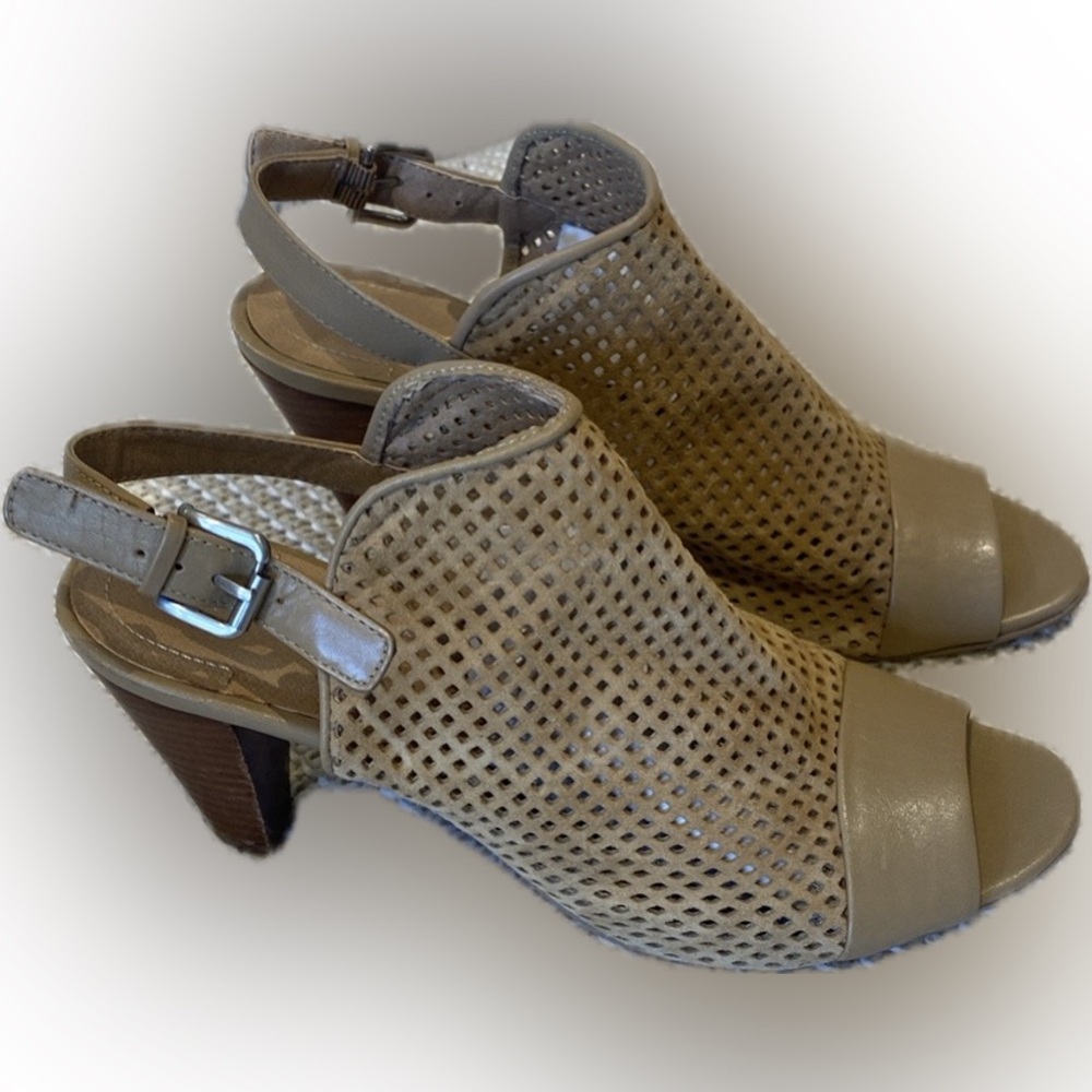 Tahari Tan Peep Toe Heels